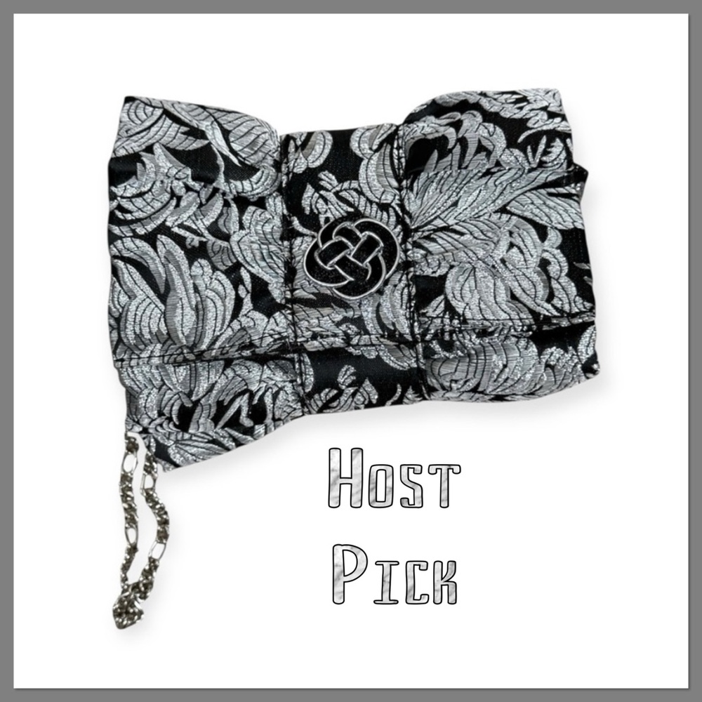 🔥 Host Pick 🔥White House Black Market brocade Evening Clutch silver chain
